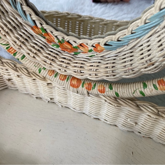 Vintage Woven Wicker Rattan Floral Tabletop Vanity Mirror With Attached Caddy - Picture 12 of 12